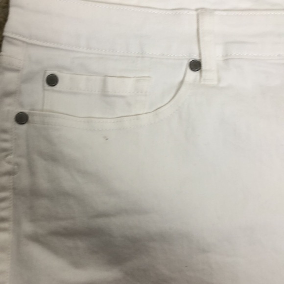 Torrid Size 26 Women’s Denim Short Shorts - Picture 2 of 6